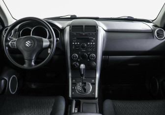 Подержанный автомобиль Suzuki Grand Vitara 2012 года (6 фото)