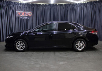 Подержанный автомобиль Toyota Camry Sedan 2018 года (8 фото)