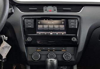 Подержанный автомобиль Skoda Octavia Liftback 2018 года (17 фото)