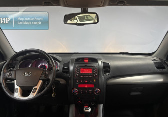 Подержанный автомобиль Kia Sorento 2012 года (12 фото)