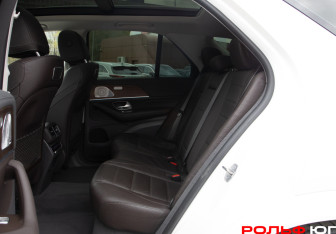 Подержанный автомобиль Mercedes-Benz GLE 2019 года (8 фото)