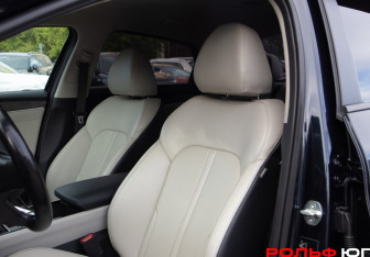 Подержанный автомобиль Kia K5 2022 года (16 фото)