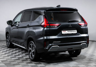 Подержанный автомобиль Mitsubishi Xpander 2022 года (7 фото)