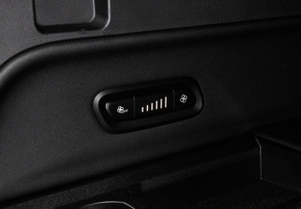 Подержанный автомобиль Geely Okavango 2024 года (10 фото)