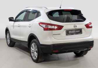 Подержанный автомобиль Nissan Qashqai 2014 года (7 фото)