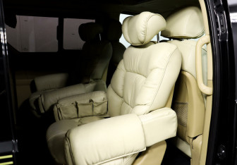 Подержанный автомобиль Hyundai Grand Starex 2011 года (12 фото)