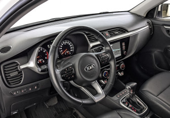 Подержанный автомобиль Kia Rio Hatchback 2021 года (15 фото)