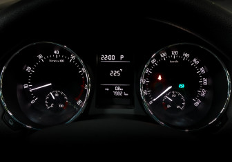 Подержанный автомобиль Skoda Yeti 2017 года (12 фото)