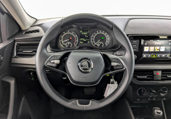 Подержанный автомобиль Skoda Rapid Liftback 2022 года (21 фото)