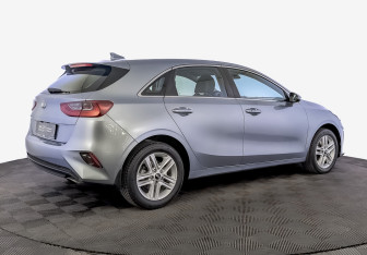 Подержанный автомобиль Kia Ceed Hatchback 2019 года (5 фото)