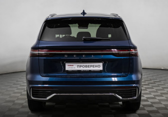 Подержанный автомобиль Geely Monjaro 2023 года (6 фото)