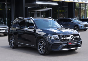 Подержанный автомобиль Mercedes-Benz GLB 2020 года (3 фото)