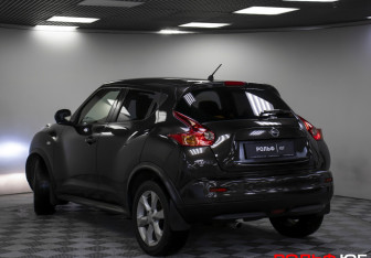 Подержанный автомобиль Nissan Juke 2012 года (21 фото)