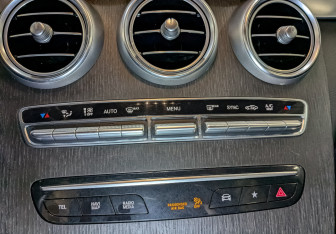 Подержанный автомобиль Mercedes-Benz GLC Coupe 2022 года (23 фото)