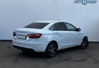 Подержанный автомобиль LADA (ВАЗ) Vesta Sedan 2017 года (5 фото)
