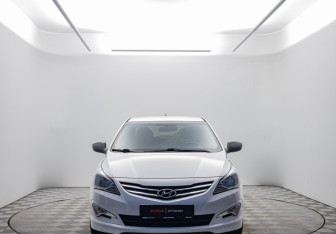 Подержанный автомобиль Hyundai Solaris Sedan 2015 года (2 фото)
