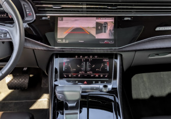 Подержанный автомобиль Audi Q8 2019 года (15 фото)