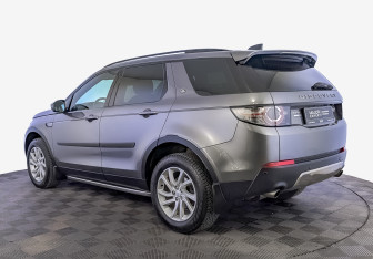 Подержанный автомобиль Land Rover Discovery Sport 2016 года (7 фото)