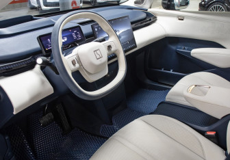 Подержанный автомобиль Zeekr X 2023 года (18 фото)