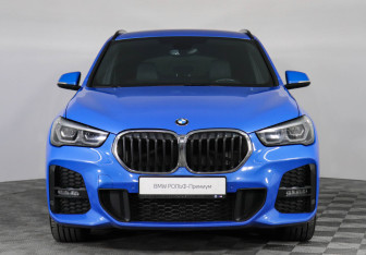 Подержанный автомобиль BMW X1 2020 года (3 фото)