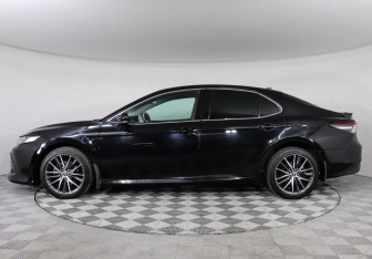 Подержанный автомобиль Toyota Camry Sedan 2021 года (8 фото)