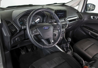 Подержанный автомобиль Ford EcoSport 2018 года (10 фото)