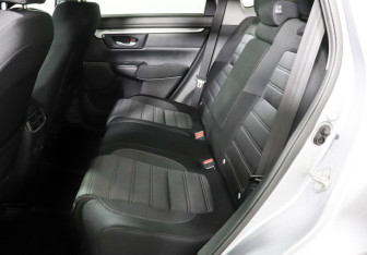 Подержанный автомобиль Honda CR-V 2017 года (12 фото)