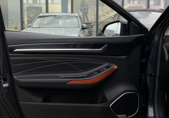 Подержанный автомобиль Omoda S5 GT 2024 года (19 фото)