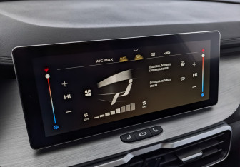 Подержанный автомобиль Geely Coolray 2023 года (28 фото)