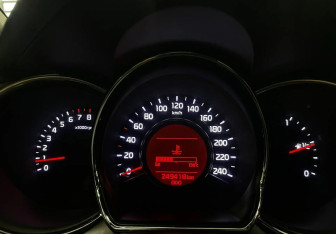 Подержанный автомобиль Kia Ceed Wagon 2014 года (15 фото)
