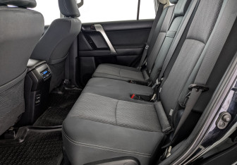 Подержанный автомобиль Toyota Land Cruiser Prado 2019 года (18 фото)