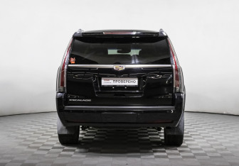 Подержанный автомобиль Cadillac Escalade Suv 2016 года (6 фото)