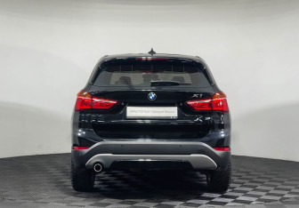 Подержанный автомобиль BMW X1 2017 года (4 фото)