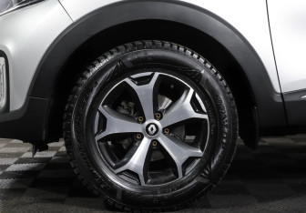 Подержанный автомобиль Renault Kaptur 2020 года (24 фото)