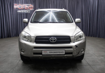 Подержанный автомобиль Toyota RAV4 2006 года (2 фото)