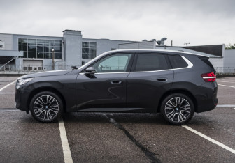 Подержанный автомобиль BMW X3 2025 года (8 фото)