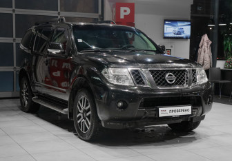 Подержанный автомобиль Nissan Pathfinder 2010 года (3 фото)