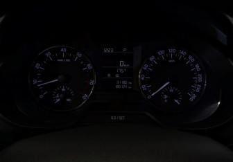 Подержанный автомобиль Skoda Octavia Liftback 2013 года (12 фото)