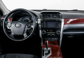 Подержанный автомобиль Toyota Camry Sedan 2013 года (9 фото)