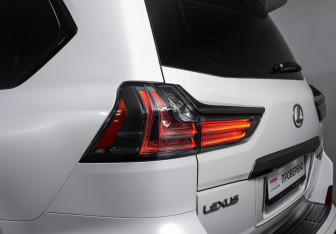 Подержанный автомобиль Lexus LX 2018 года (20 фото)