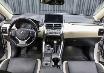 Подержанный автомобиль Lexus NX 2021 года (14 фото)