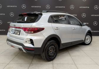 Подержанный автомобиль Kia Rio Hatchback 2021 года (5 фото)