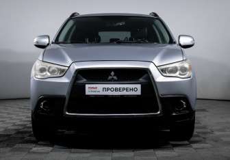 Подержанный автомобиль Mitsubishi ASX 2011 года (2 фото)