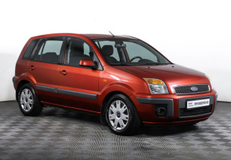 Подержанный автомобиль Ford Fusion 2007 года (3 фото)