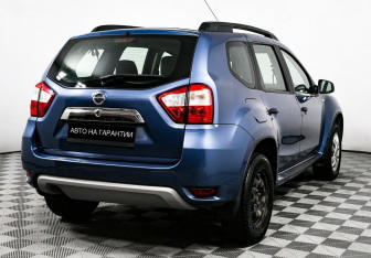 Подержанный автомобиль Nissan Terrano 2017 года (3 фото)