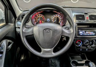Подержанный автомобиль LADA (ВАЗ) Granta Sedan 2023 года (20 фото)