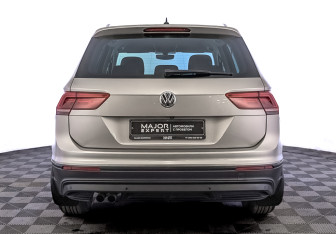 Подержанный автомобиль Volkswagen Tiguan 2018 года (6 фото)
