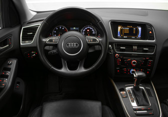 Подержанный автомобиль Audi Q5 2013 года (9 фото)