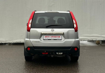 Подержанный автомобиль Nissan X-Trail 2011 года (6 фото)