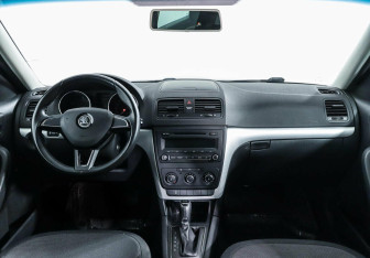 Подержанный автомобиль Skoda Yeti 2014 года (8 фото)
